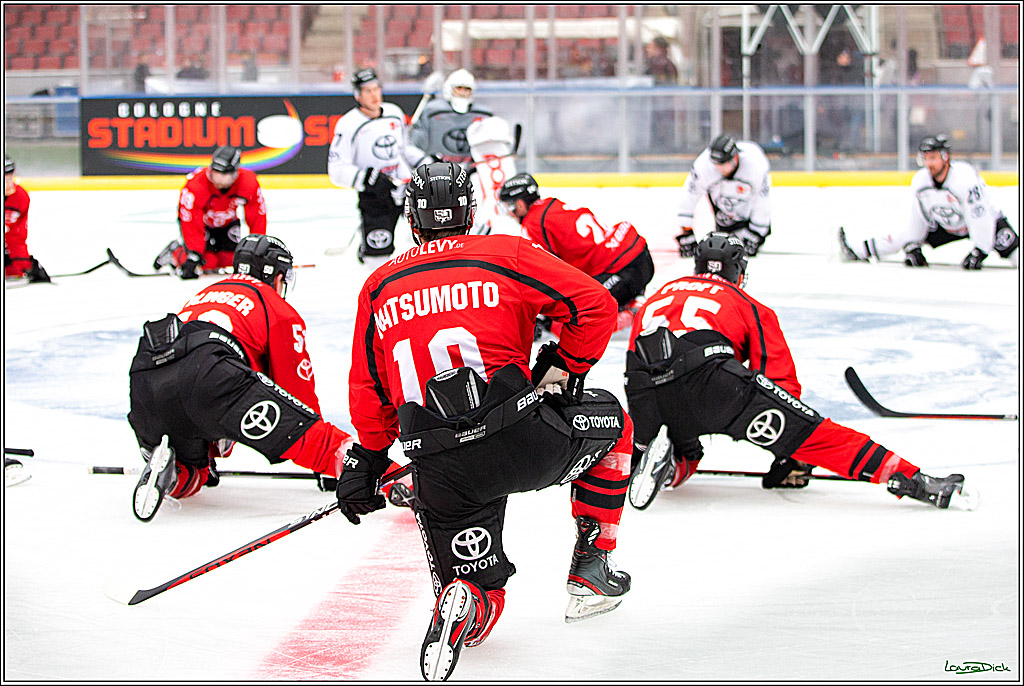 PENNY DEL; Koelner Haie Wintergame Training; Koeln, 02.12.2022